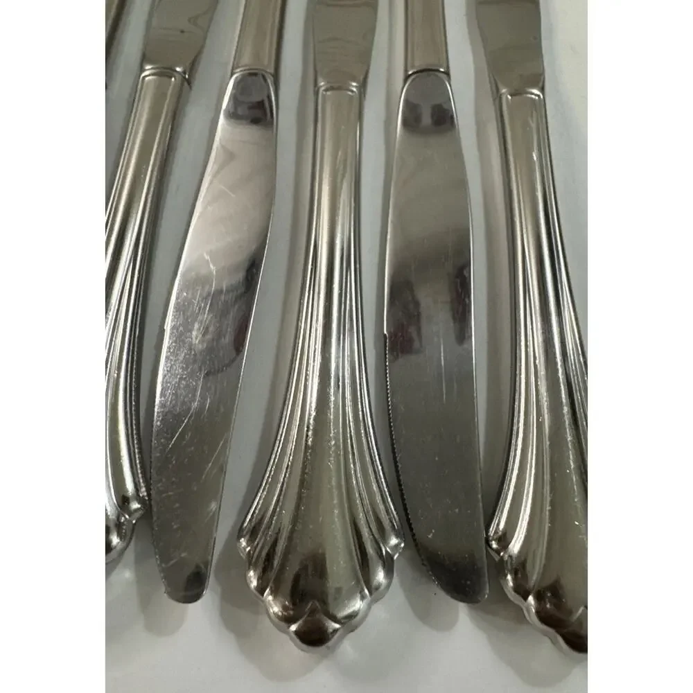 8 Vintage Oneida Bancroft Dinner Knives 9